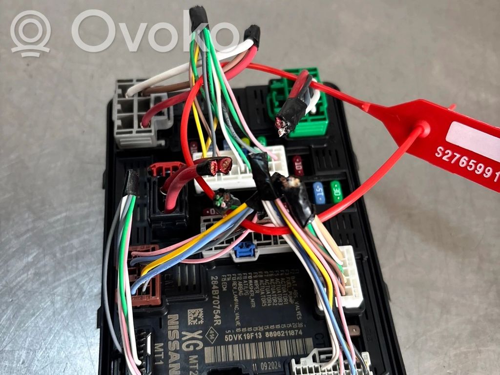Renault Austral Trunk lid opening control unit 