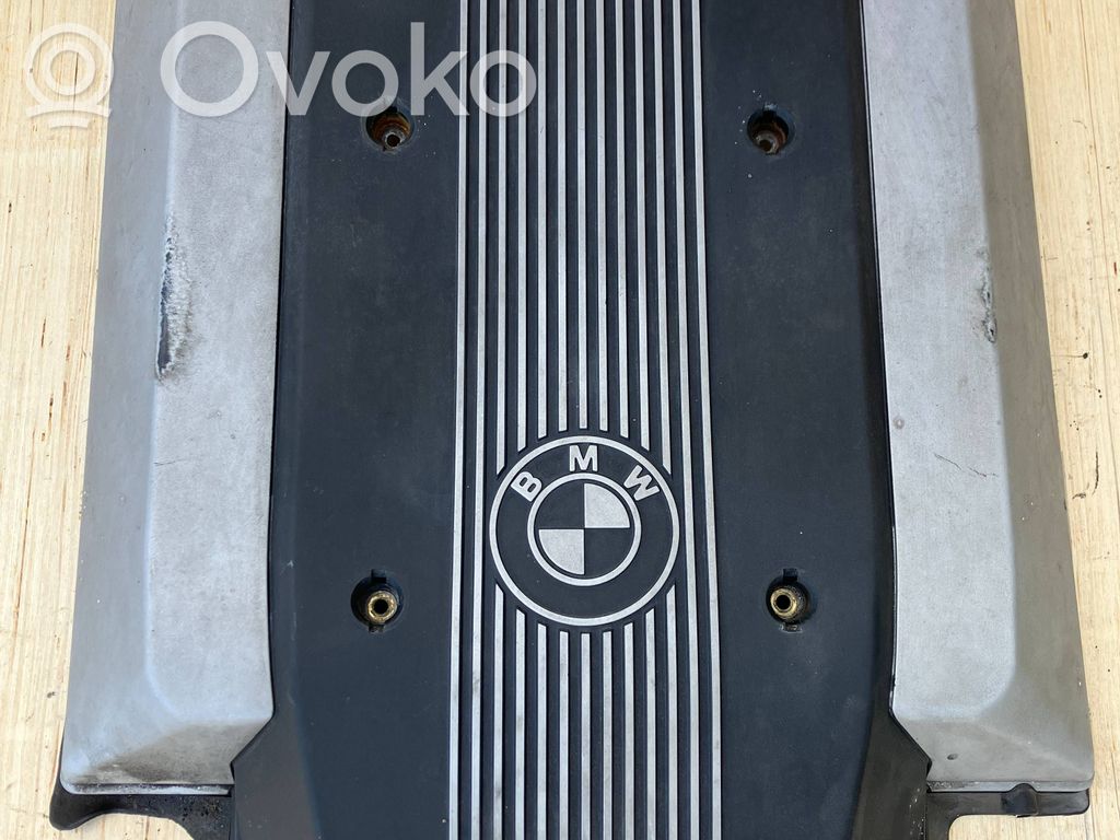 BMW 7 E38 Couvercle cache moteur 