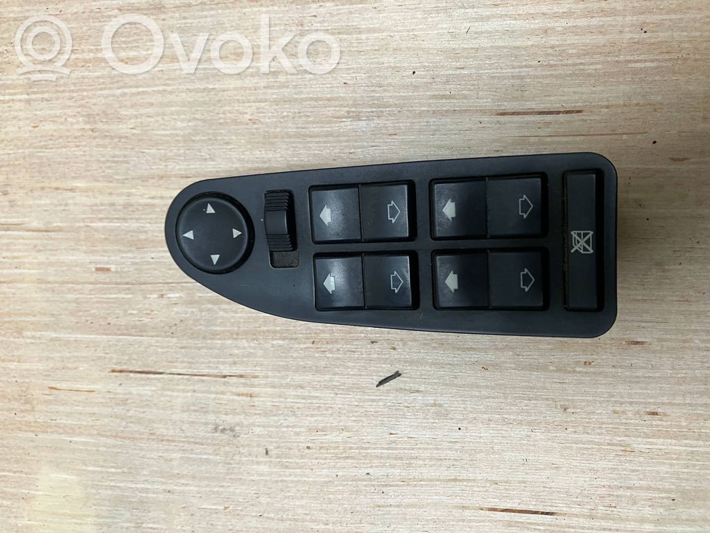 Electric window control switch   8360447