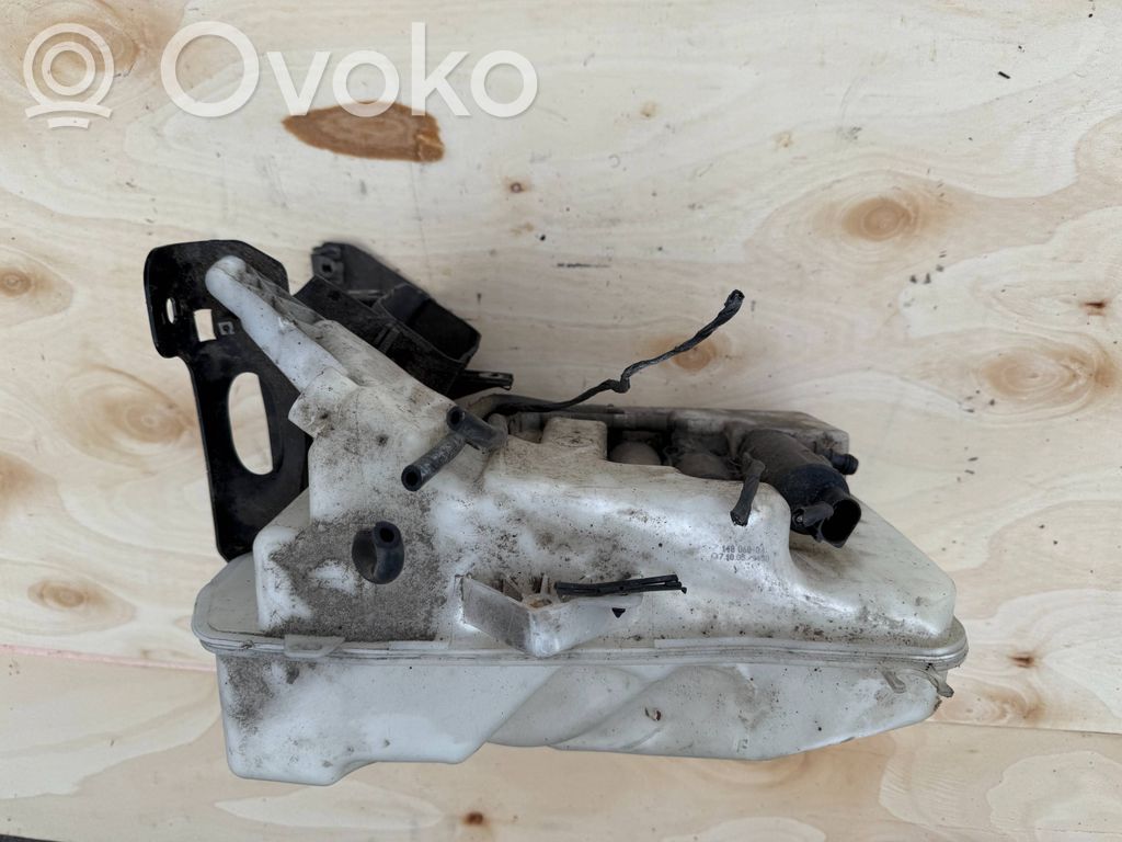 BMW 5 E60 E61 Logu šķidruma tvertne 