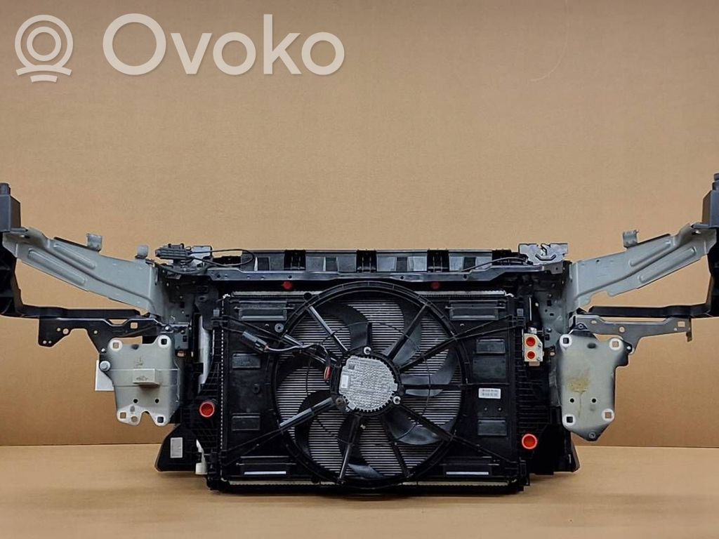 Volvo XC40 Pas przedni 