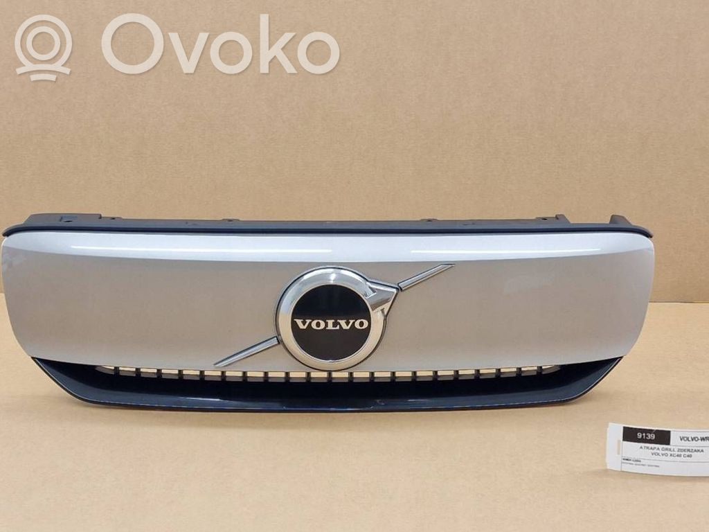 Volvo C40 Etusäleikkö 
