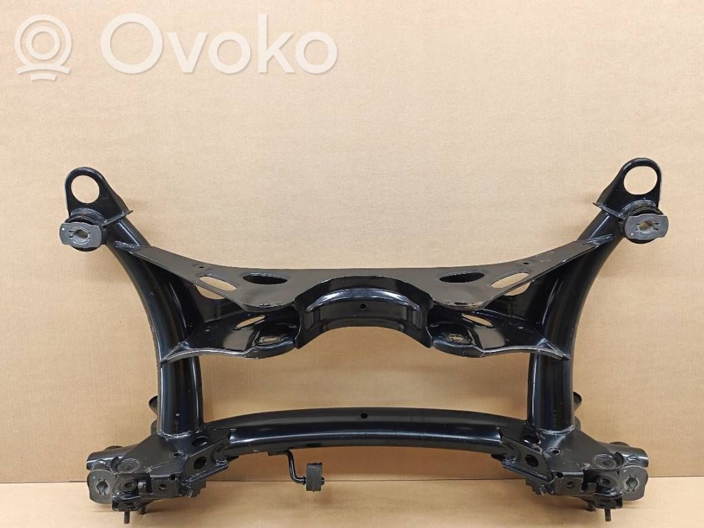 Volvo XC40 Galinis traversas 