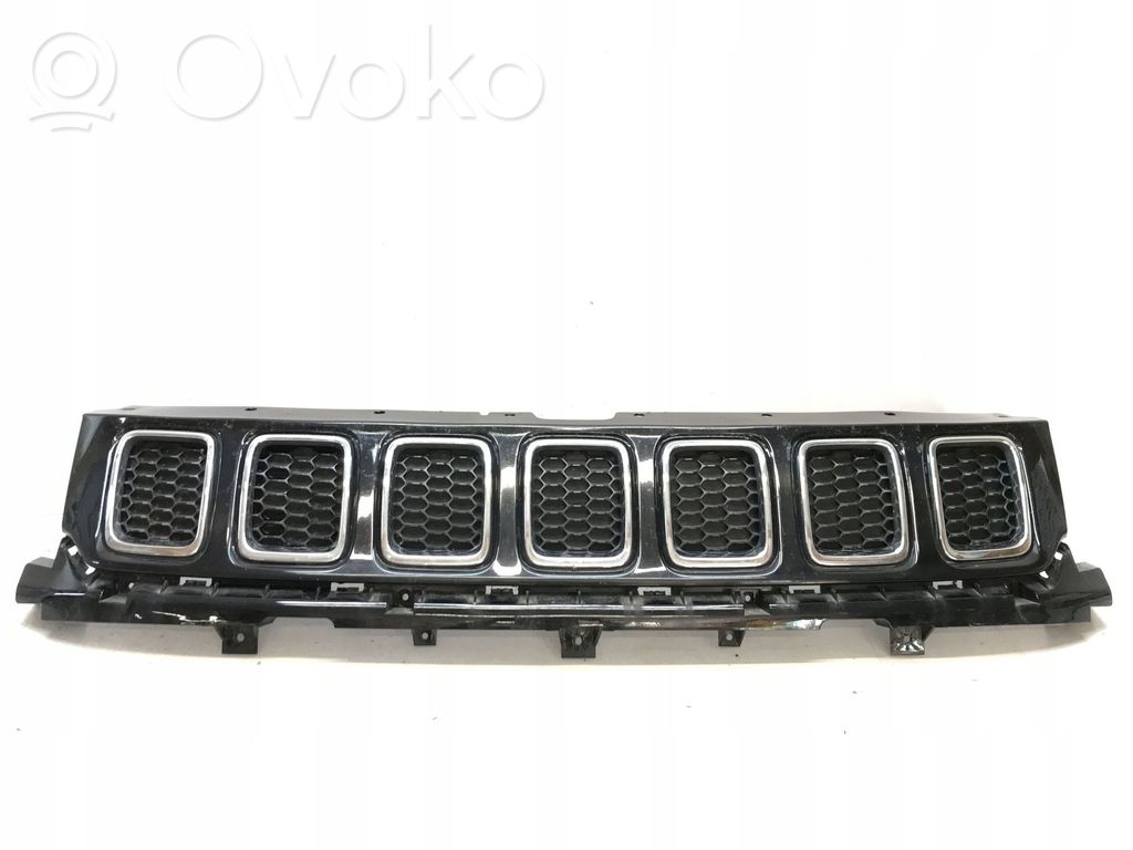Front bumper lower grill   5UP86TRMAB