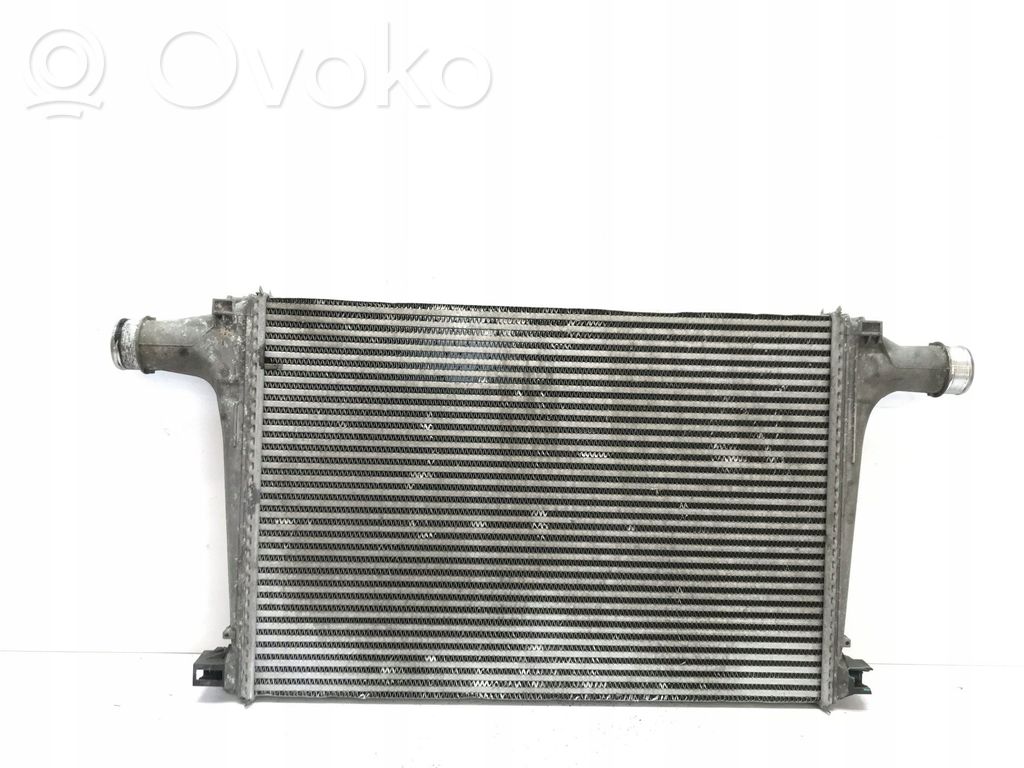 Audi Q7 4M Interkūlerio radiatorius 