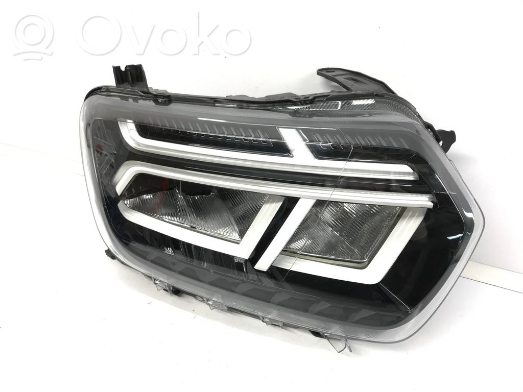 Dacia Duster II Lampa przednia 