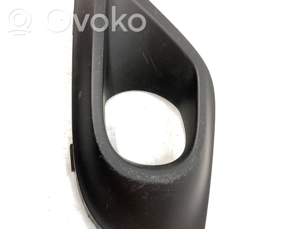 Renault Clio IV Under headlight/headlamp trim 