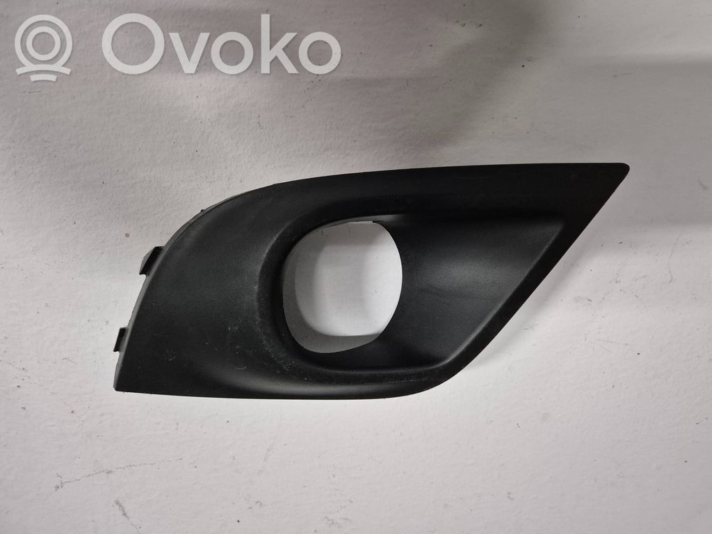 Renault Clio IV Under headlight/headlamp trim 