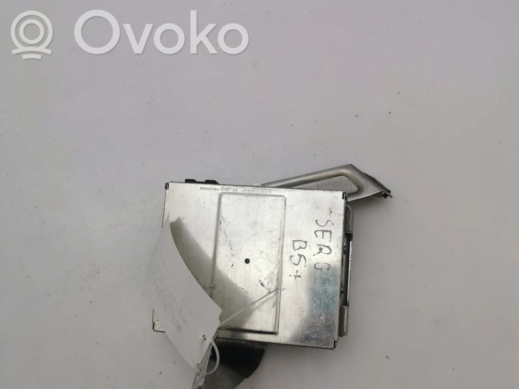Volkswagen PASSAT B5 Aerial antenna amplifier 