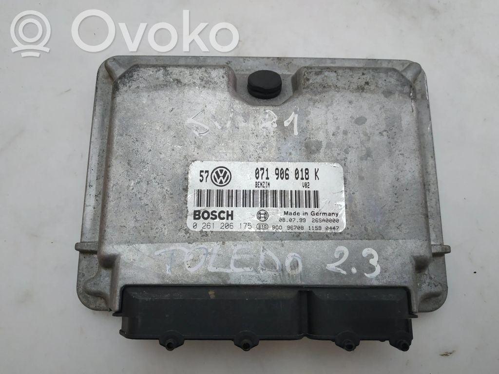 Volkswagen Golf IV Engine control unit/module 