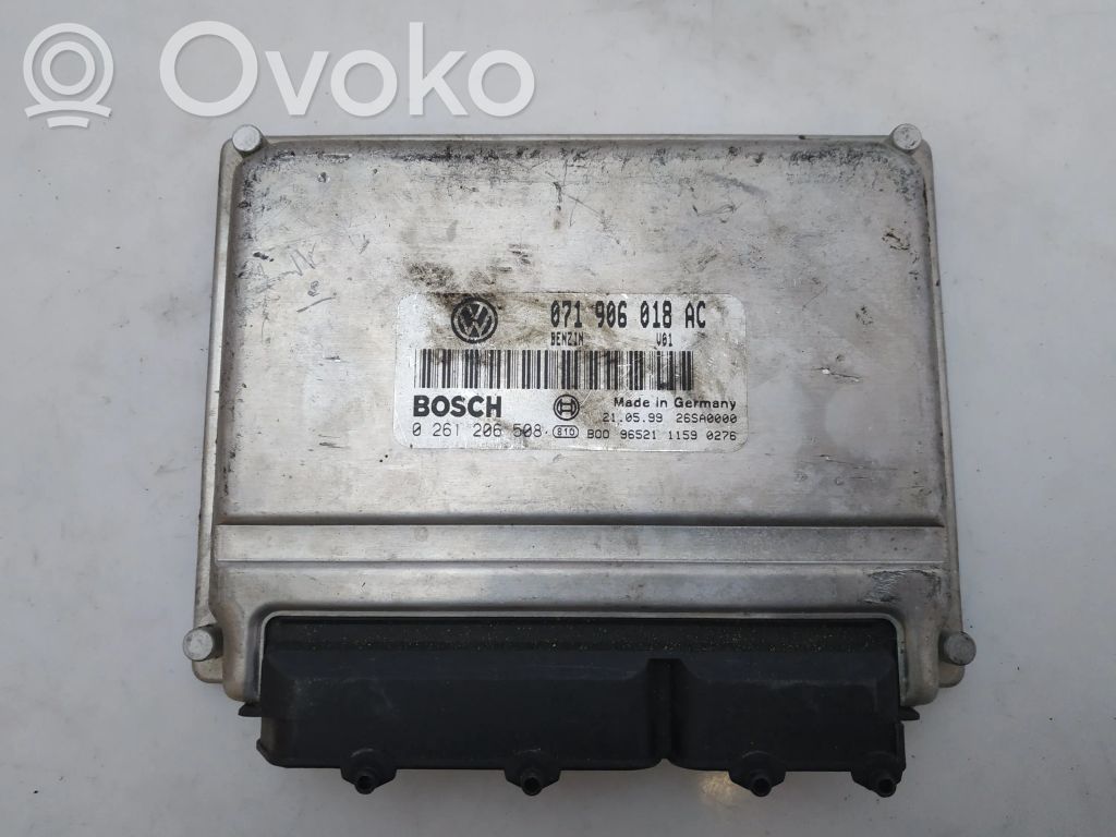 Volkswagen PASSAT B5 Engine control unit/module 