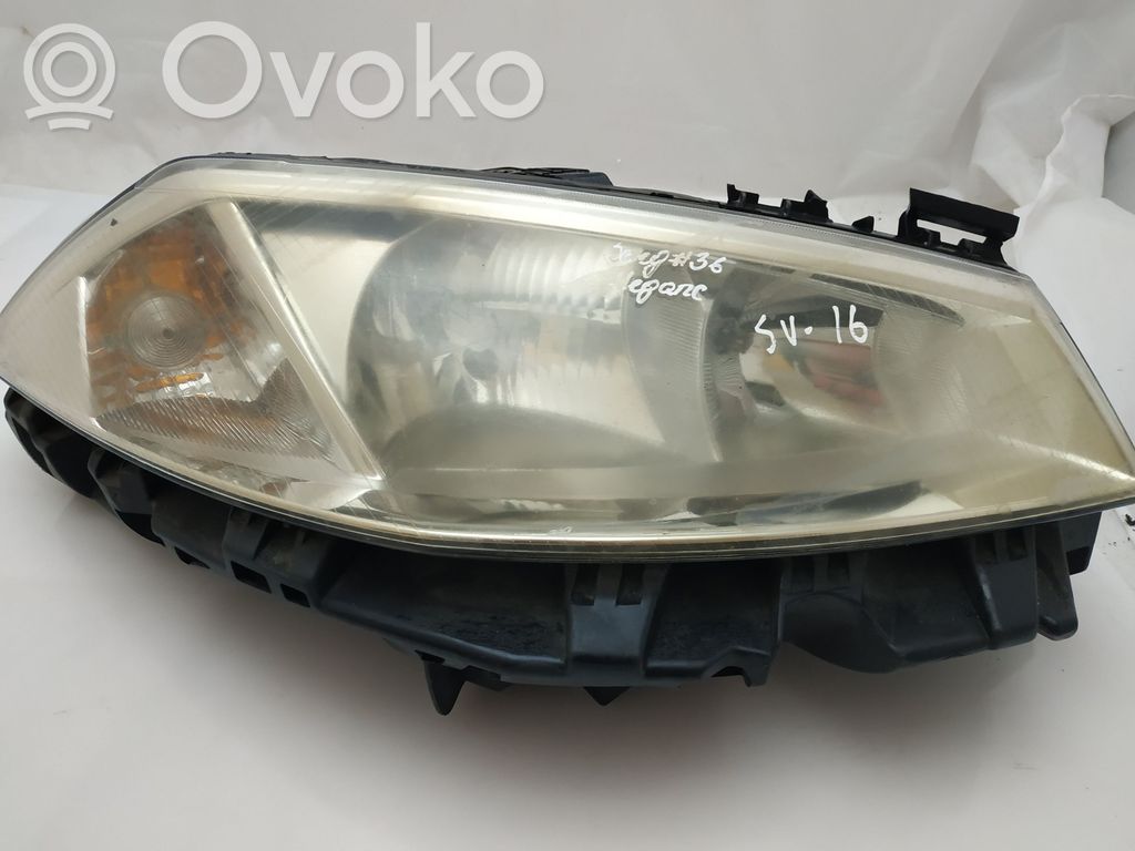 Renault Megane II Lampa przednia 