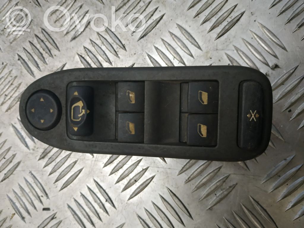 Citroen C5 Electric window control switch 