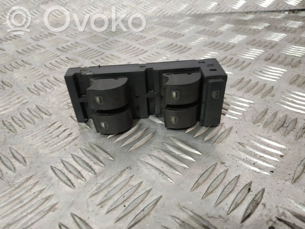Audi A6 S6 C5 4B Electric window control switch 