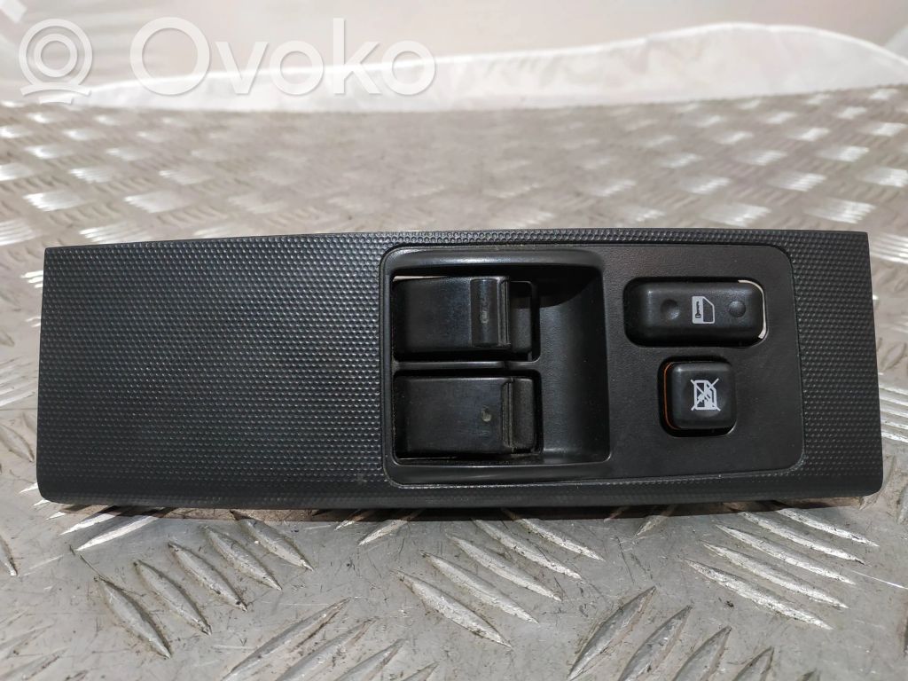 Toyota Corolla Verso E121 Electric window control switch 