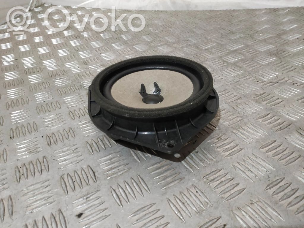 Toyota Corolla Verso E121 Altavoz de la puerta delantera 