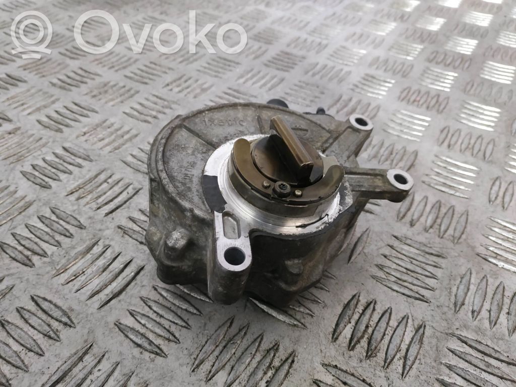 BMW 5 GT F07 Vacuum pump 