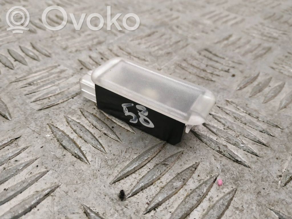 Audi A8 S8 D4 4H Luz del asiento delantero 