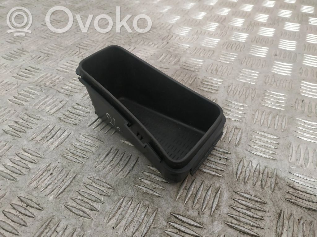 BMW 3 E90 E91 Kita salono detalė 