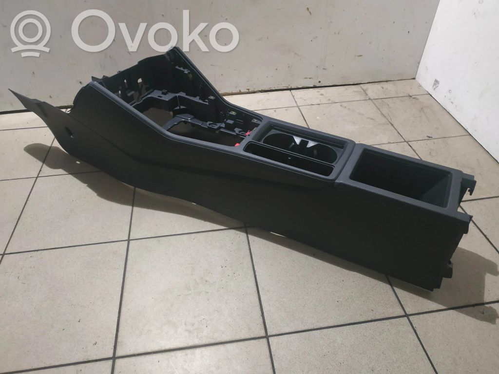 Audi Q3 F3 Keskikonsoli 