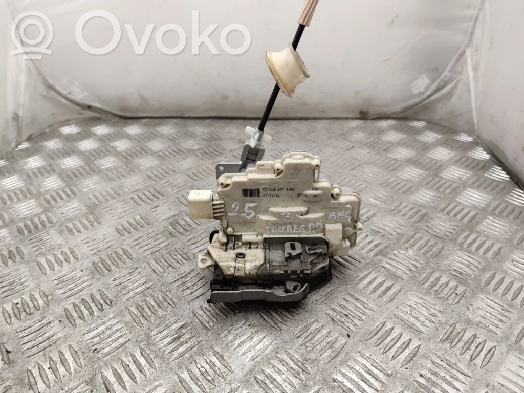 Volkswagen Touareg II Front door lock 