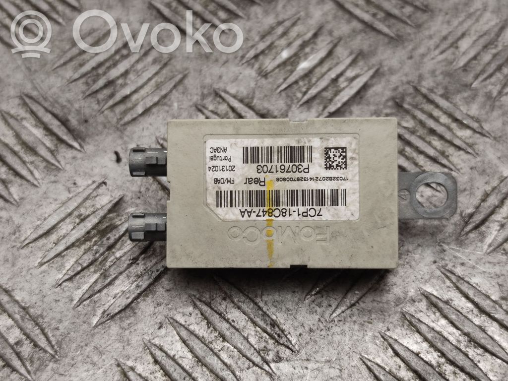Volvo V40 Cross country Antenos stiprintuvas 