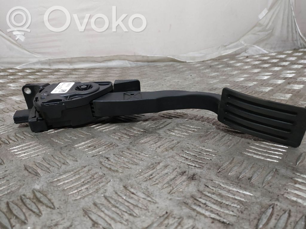 Volvo V40 Cross country Gaspedal 