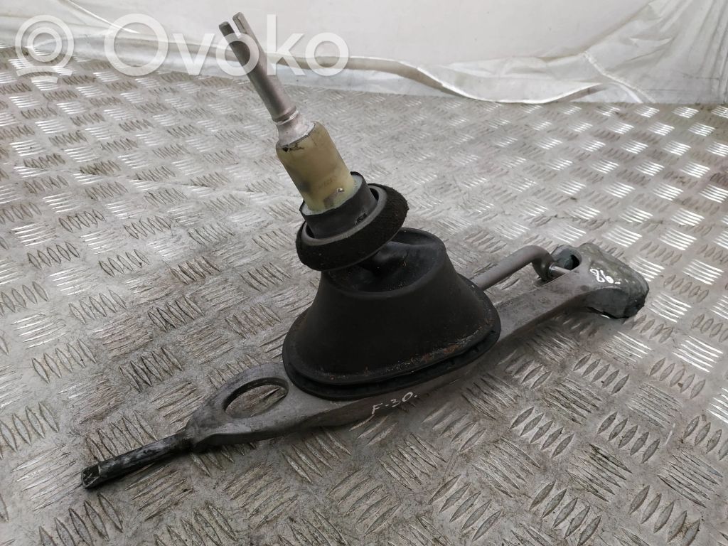 BMW 3 F30 F35 F31 Vaihteenvalitsimen verhoilu 