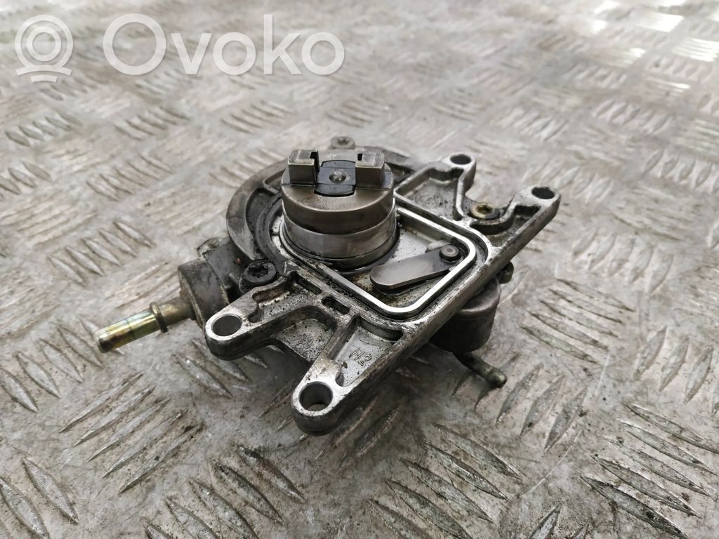 Opel Astra G Bomba de vacío 