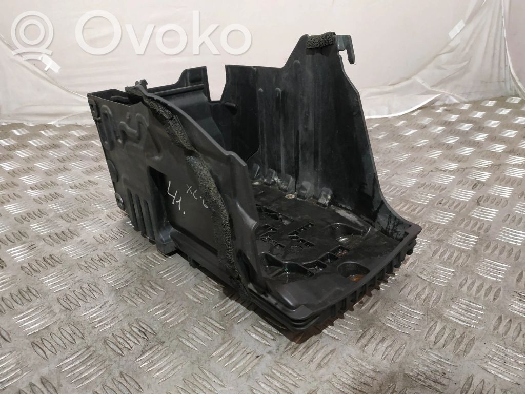 Volvo XC60 Podstawa / Obudowa akumulatora 