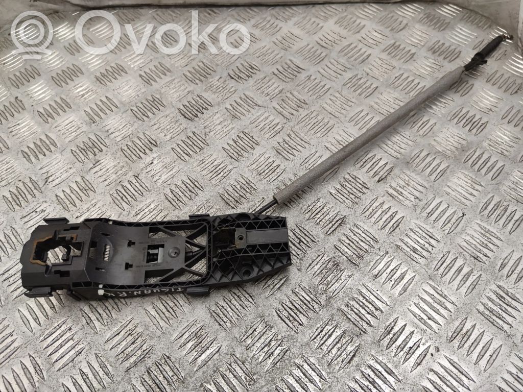 Volkswagen Tiguan Klamka wewnętrzna drzwi 