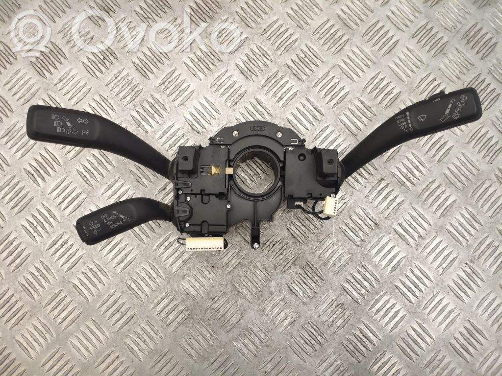 Volkswagen Touareg II Manetka / Przełącznik kierunkowskazów 