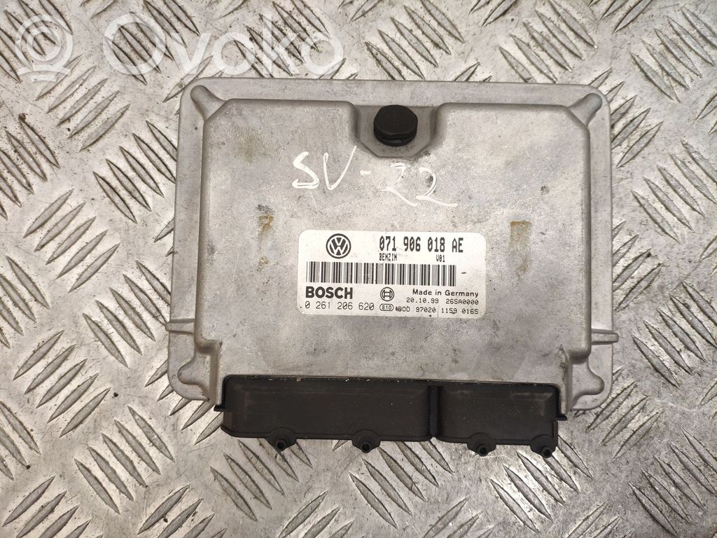 Volkswagen PASSAT B5 Engine control unit/module 