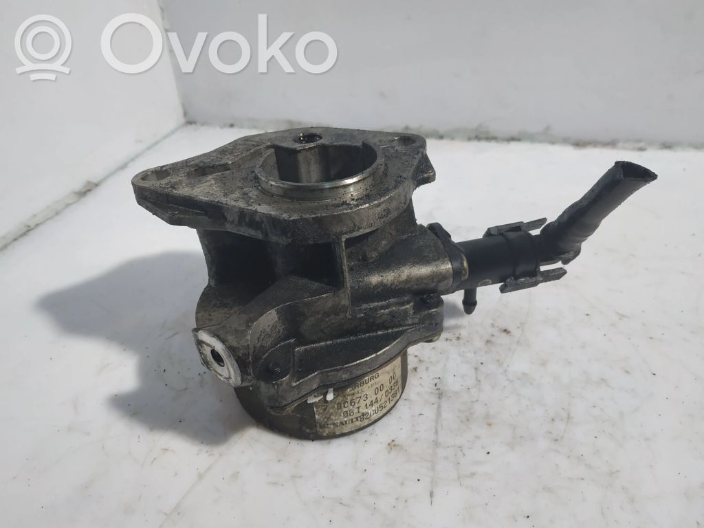 Renault Clio II Vacuum pump 