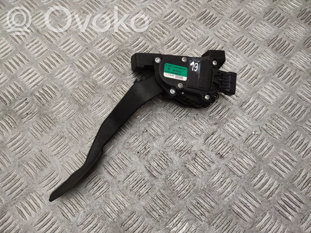 Mitsubishi Colt Gaspedal 