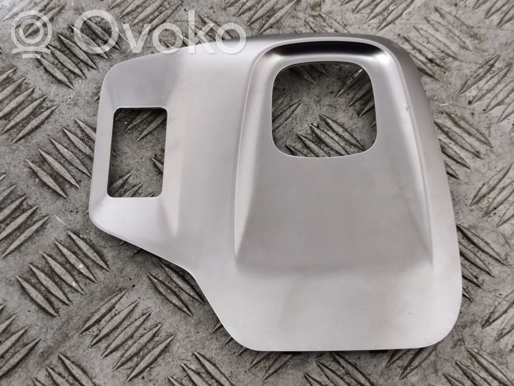Contour de levier de vitesses   J9C3045K08B