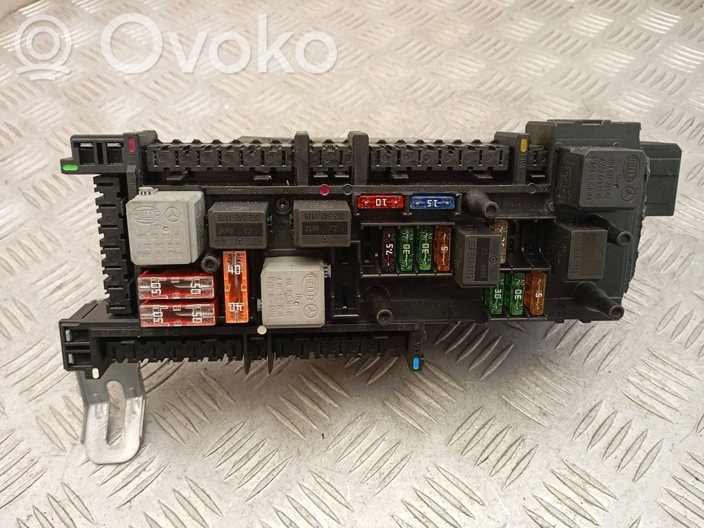 Mercedes-Benz CLS C218 X218 Ramka / Moduł bezpieczników 