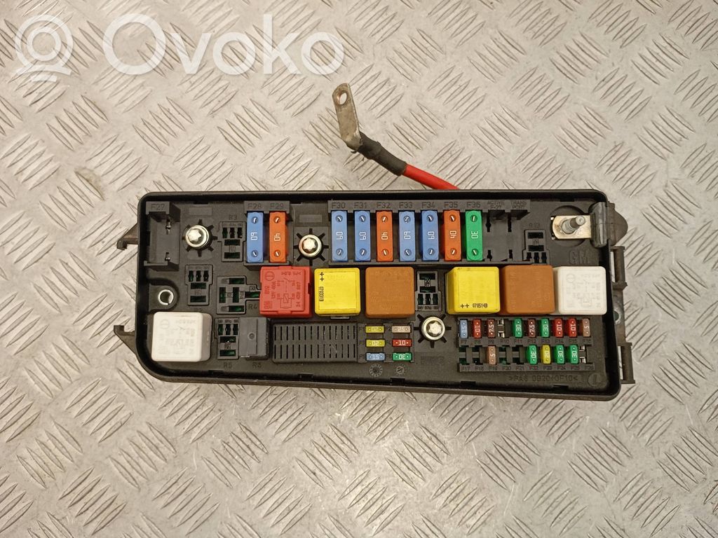 Opel Vectra C Fuse module 