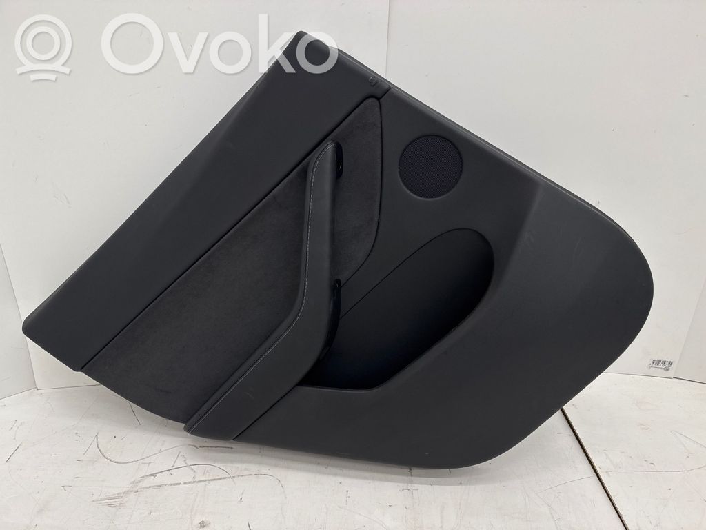 Tesla Model Y Takaoven verhoilu 