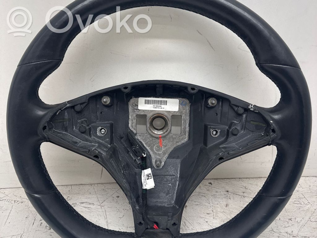 Tesla Model S Ohjauspyörä 