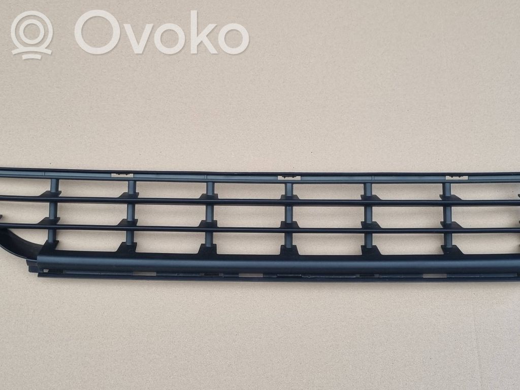 Volvo XC60 Front bumper lower grill 