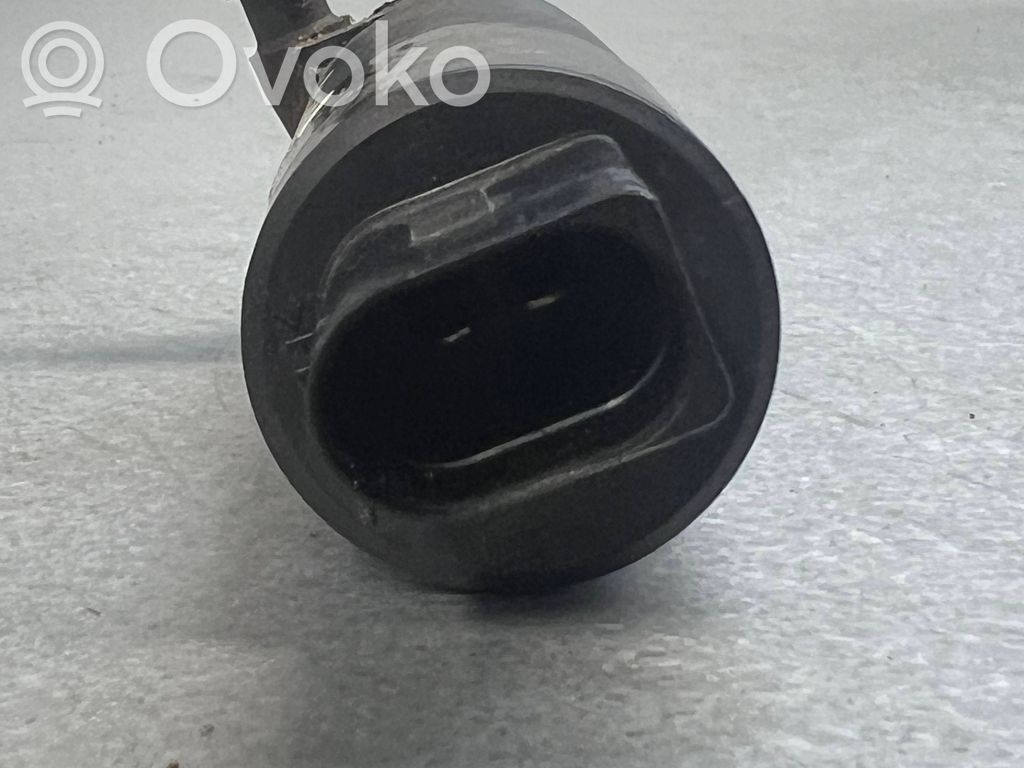 Volvo XC70 Windscreen/windshield washer pump 