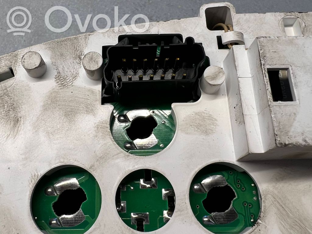 Chrysler Voyager Speedometer (instrument cluster) 