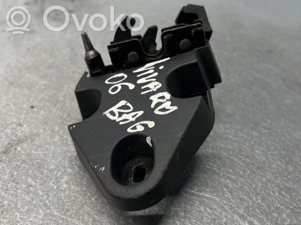 Opel Vivaro Tailgate lock latch 