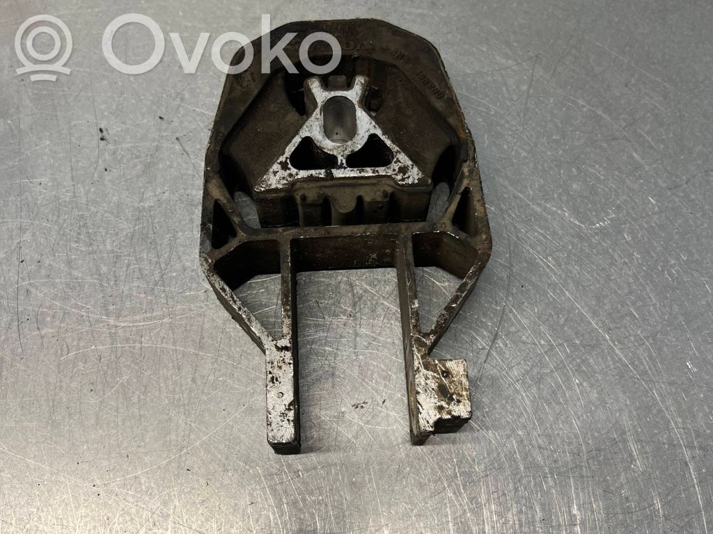 Volvo V50 Engine mount bracket 