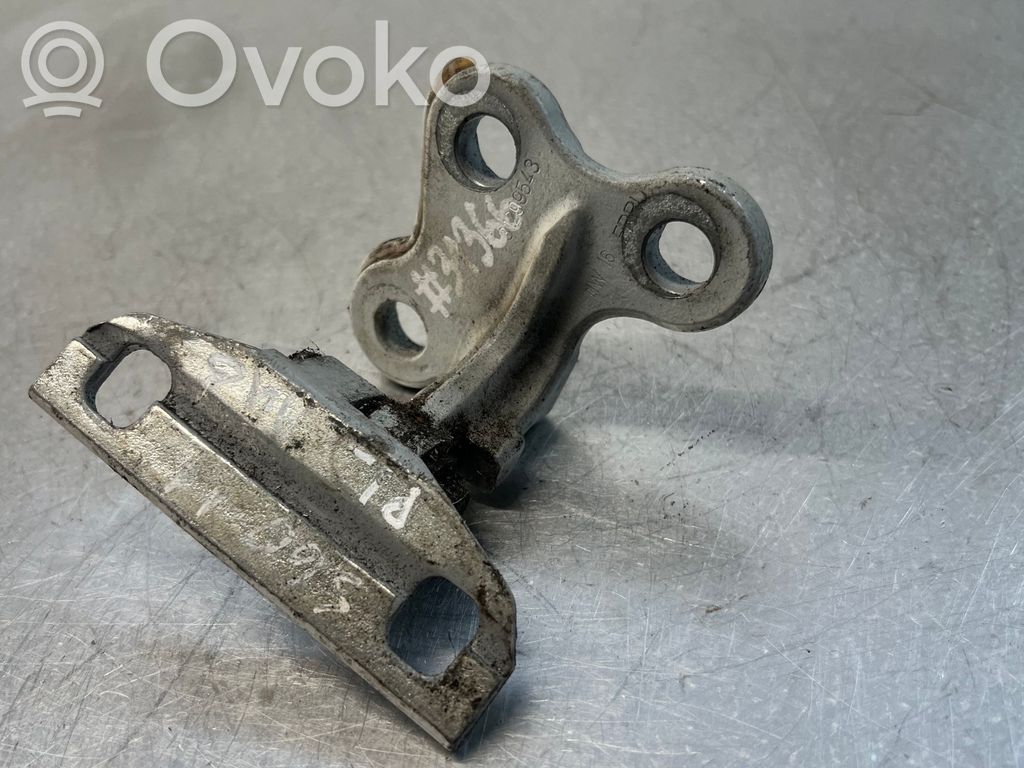 Volvo S40, V40 Front door upper hinge 