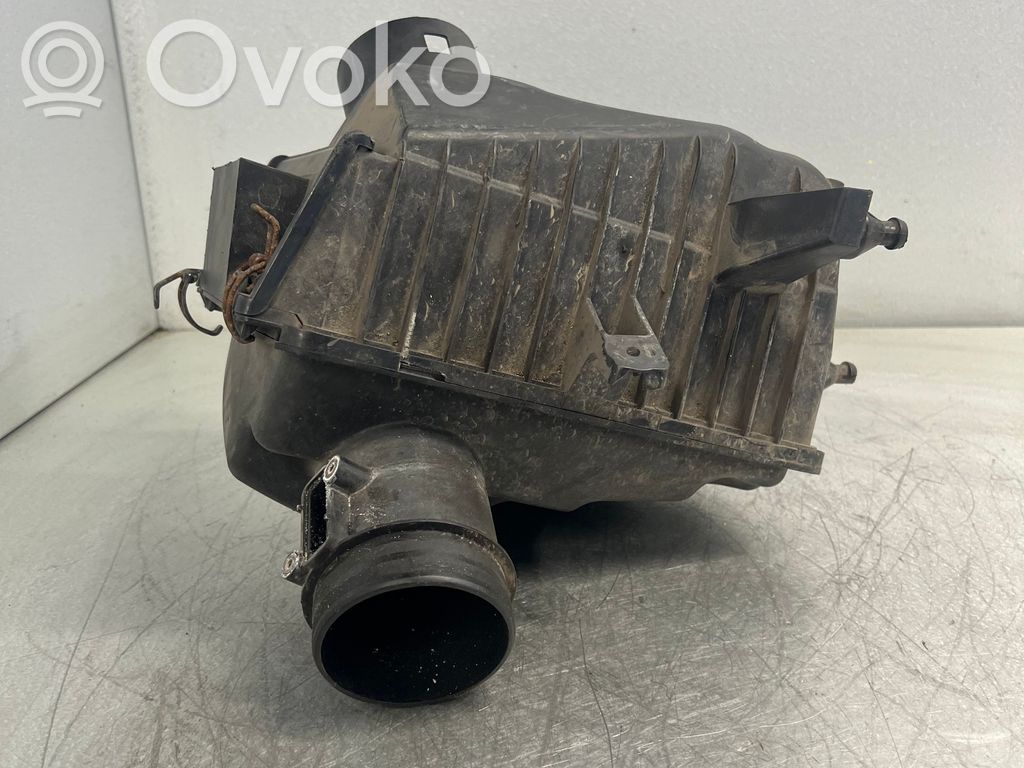 BMW 1 E81 E87 Air filter box 