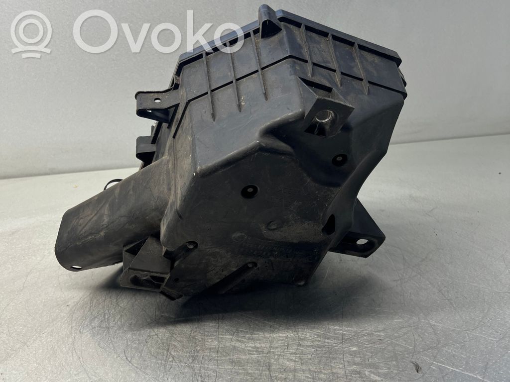 Volvo V70 Air filter box 