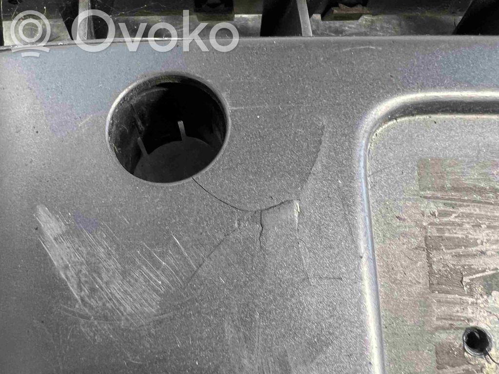 Audi A8 S8 D3 4E Front bumper upper radiator grill 