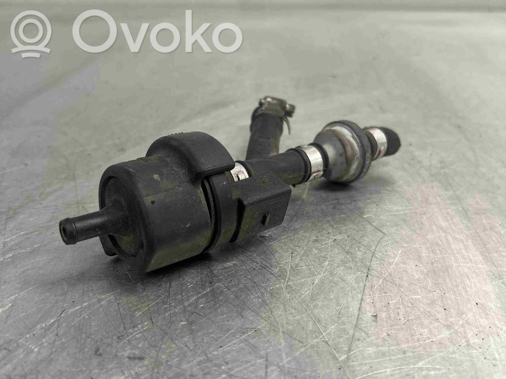 Audi A6 S6 C5 4B Supapă vacuum 